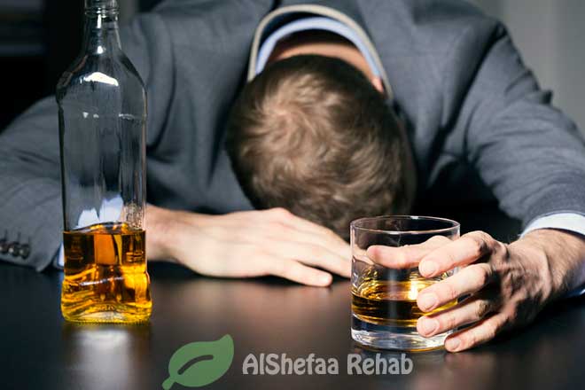 الأمراض الجسدية والنفسية الناتجة عن تعاطى المشروبات الكحولية
